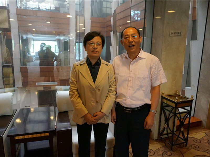 张晋生教授与教育部原副部长鲁昕合影