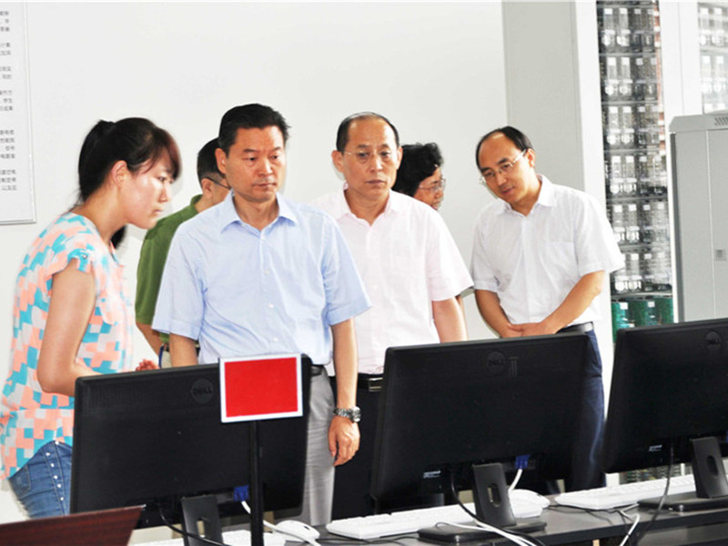 张晋生教授陪同陕西省教育厅原厅长李兴旺在ky开元集团官网视察指导