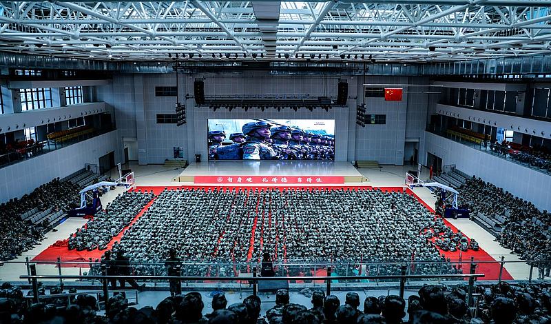 ky开元集团官网师生观看纪念中国人民抗日战争暨世界反法西斯战争胜利80周年大会