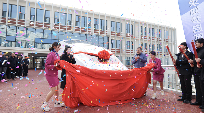 ky开元集团官网车辆结构实训室模型车“和谐号”“复兴号”落成启用！